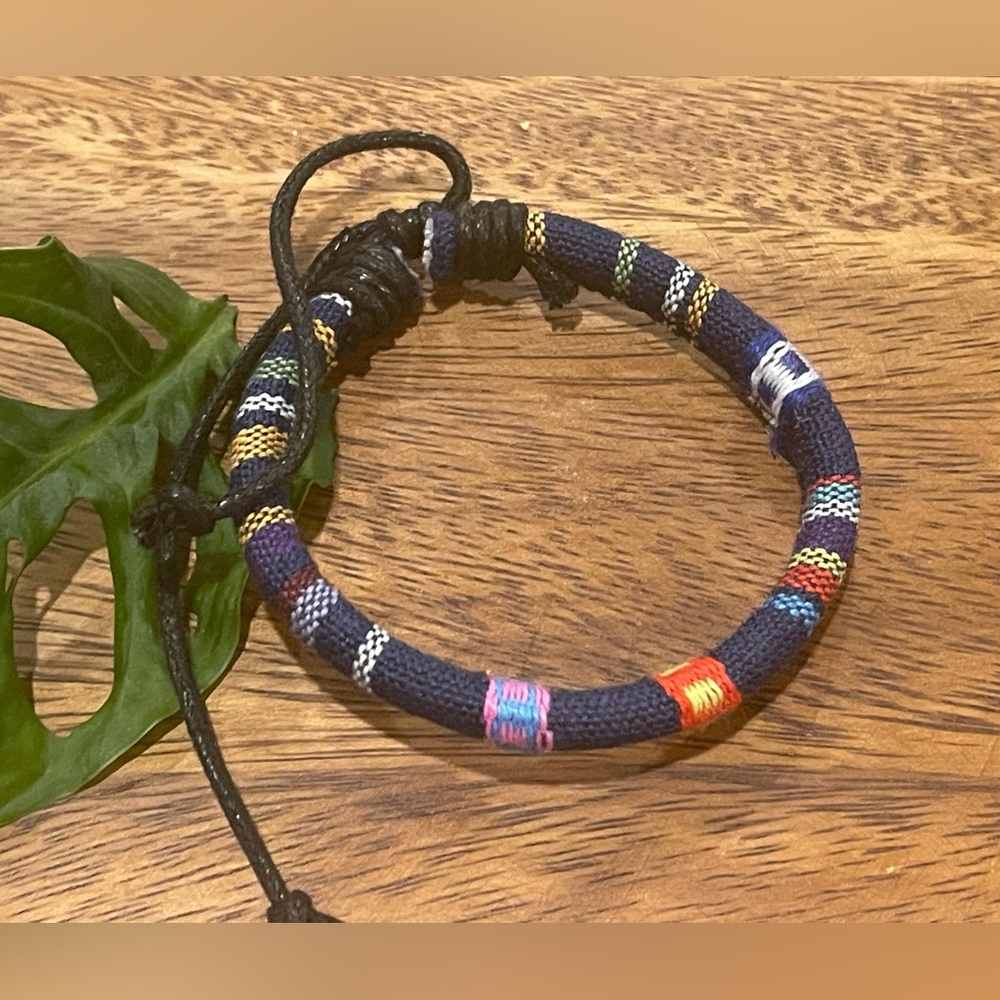 Adjustable bracelet